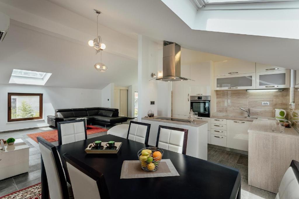 Apartments Joy Herceg Novi Exterior foto
